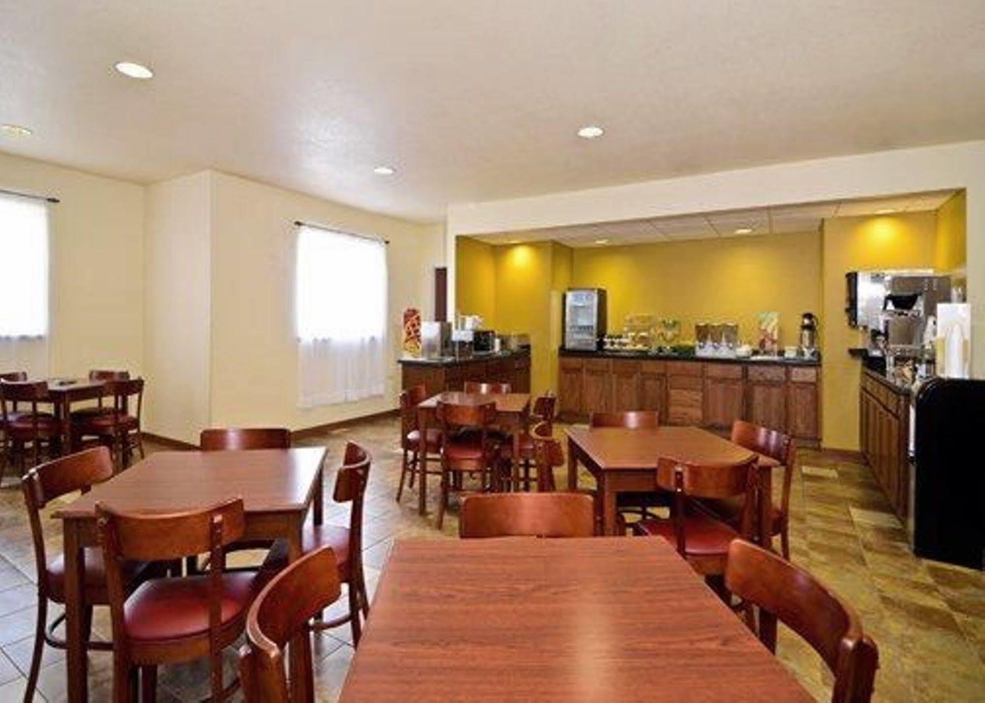 Quality Inn & Suites Park City Restaurant photo